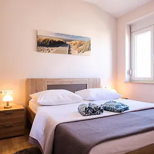 Anka With Seaview Apartman Vrsi